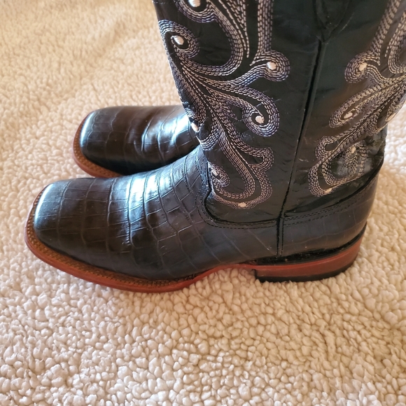 Black Leather Cowboy Boots - Picture 4 of 10